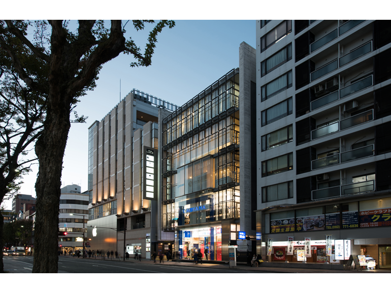 洋服の青山 天神国体道路店の写真5