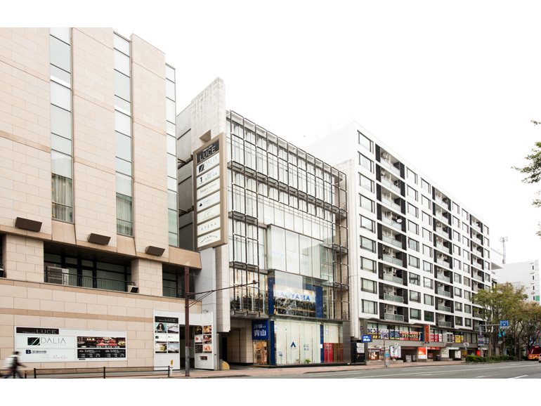 洋服の青山 天神国体道路店の写真16