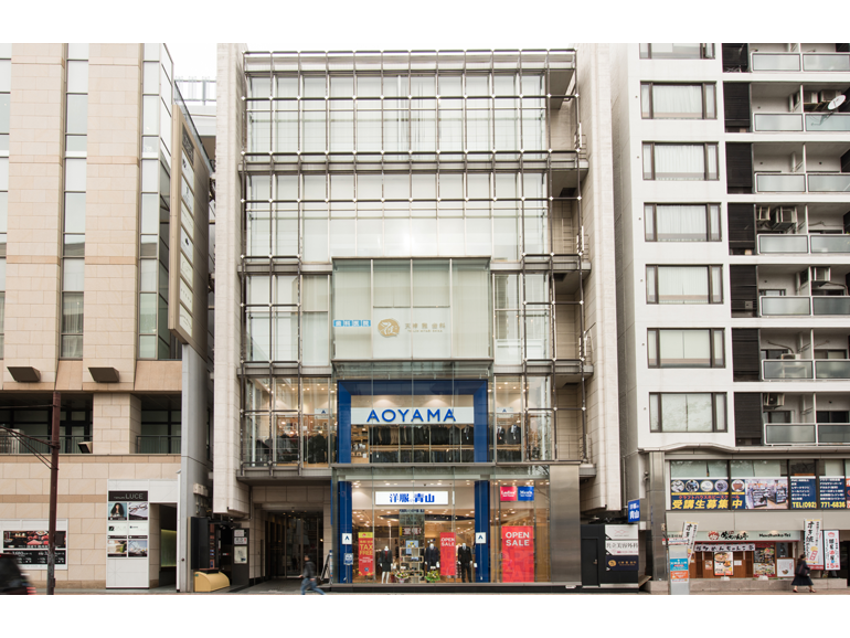 洋服の青山 天神国体道路店の写真19